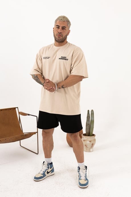 Fast Mindset Baskılı Oversize Bej T-Shirt – Erkek Spor ve Günlük Giyim