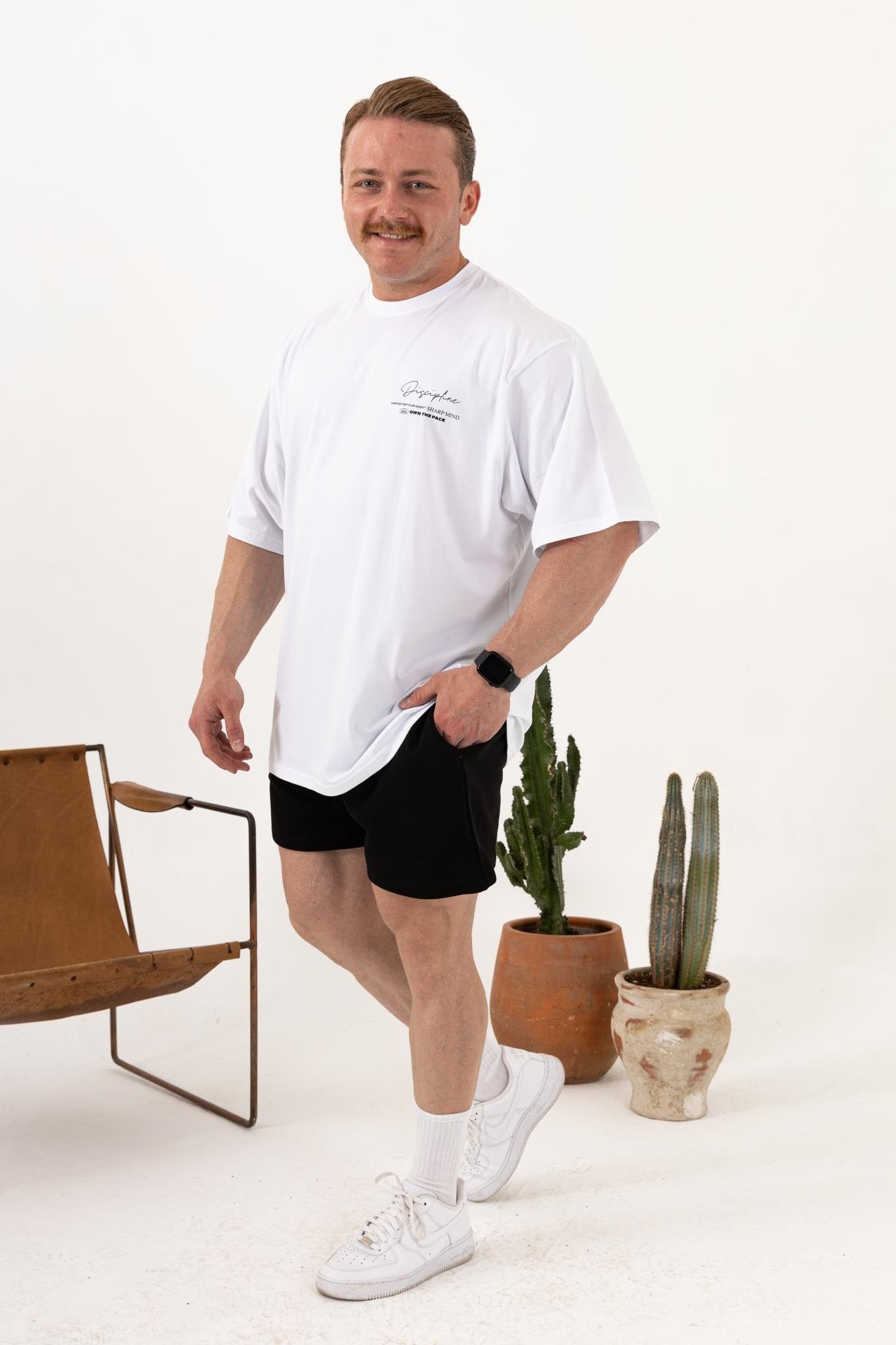 Oversize Beyaz T-Shirt – Erkek Günlük Spor Stil (Discipline Baskılı)