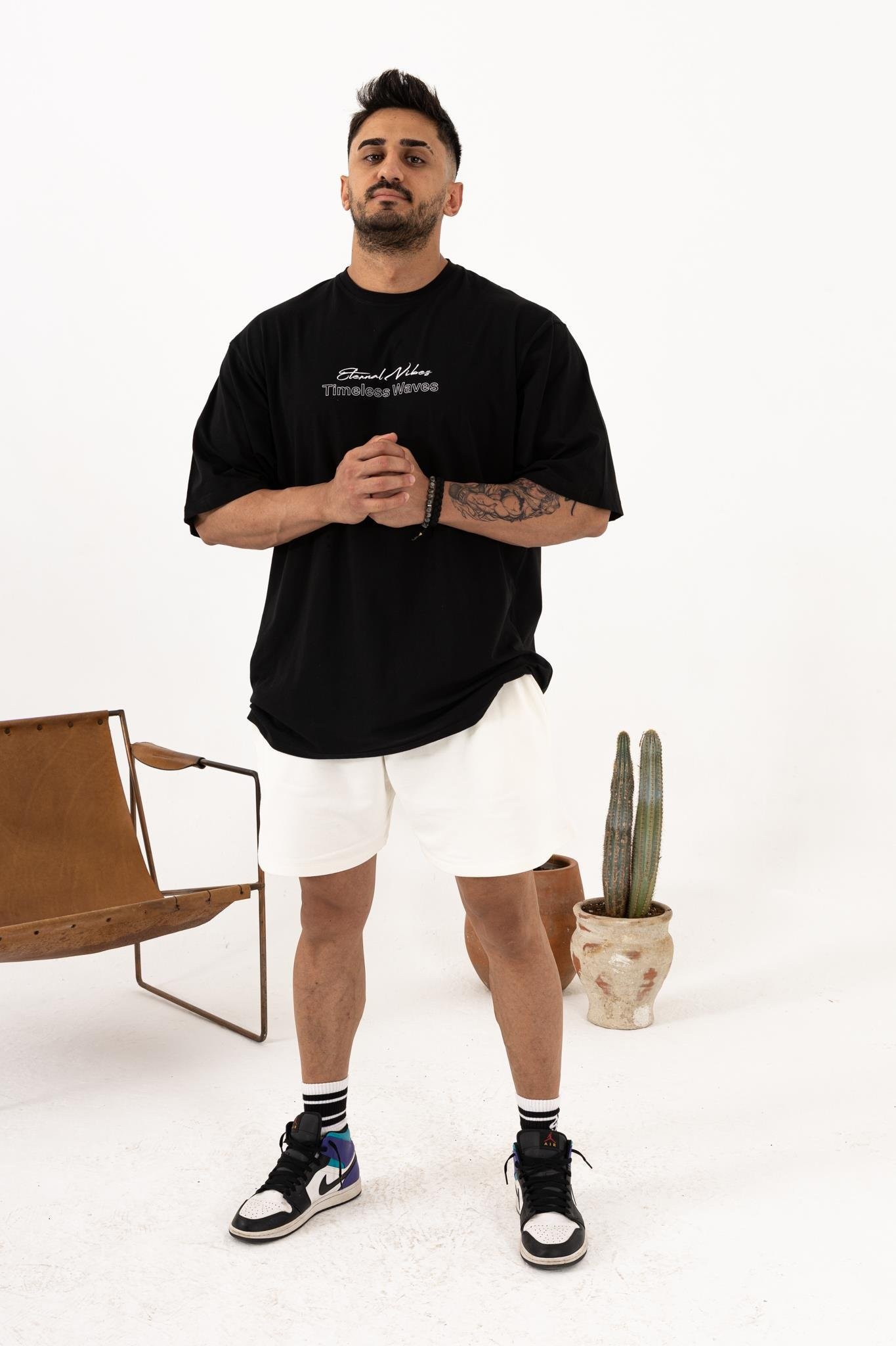 Timeless Waves Siyah Oversize T-Shirt – Erkek Sokak Modası %100 Pamuk