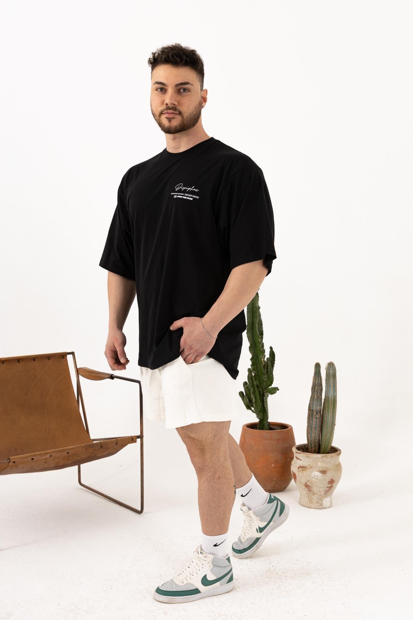 Oversize Siyah T-Shirt – Erkek Günlük Rahat Kalıp (Discipline Baskılı)