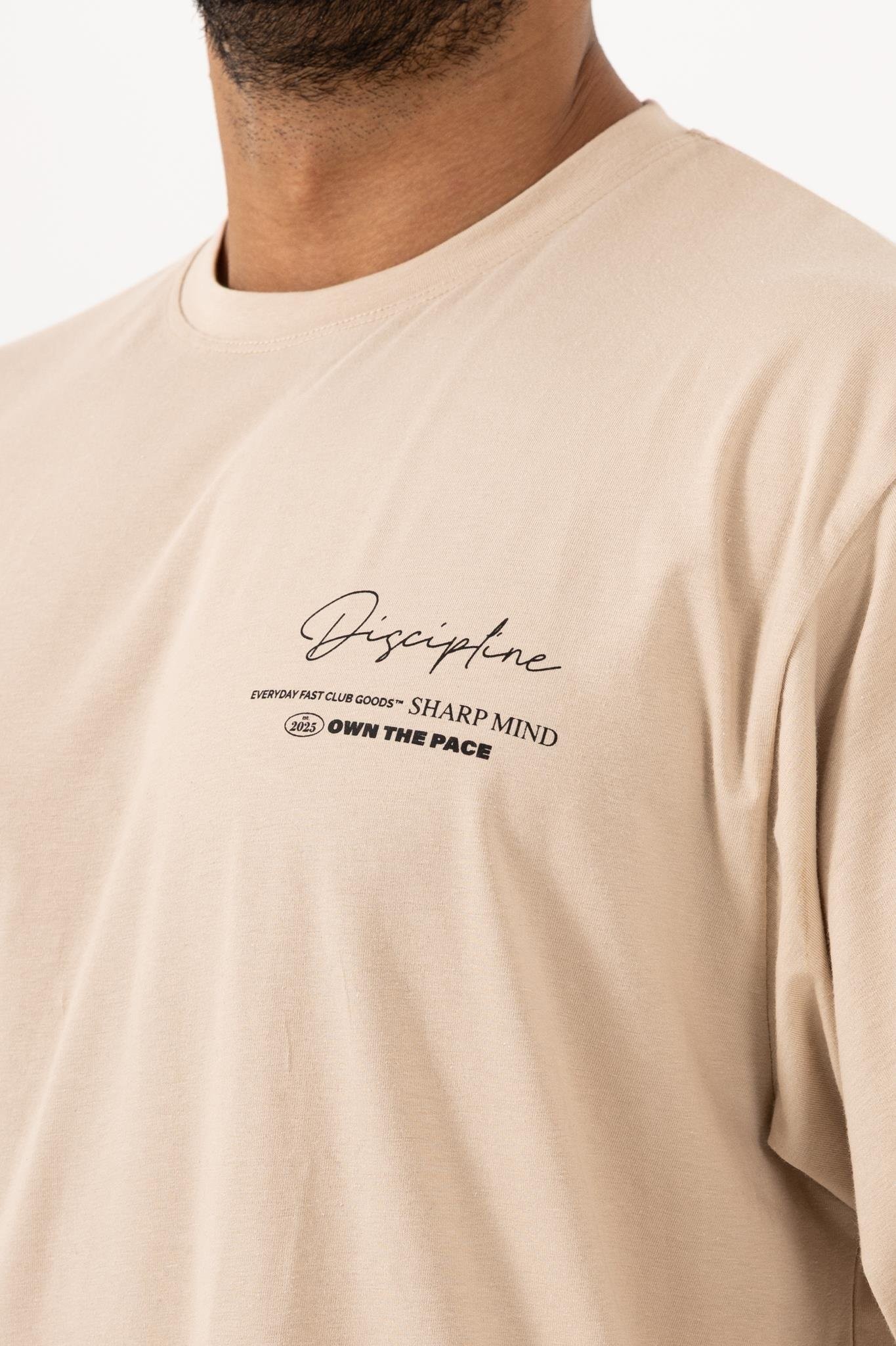 Oversize Bej T-Shirt – Erkek Rahat Kalıp Günlük Giyim (Discipline Baskılı)