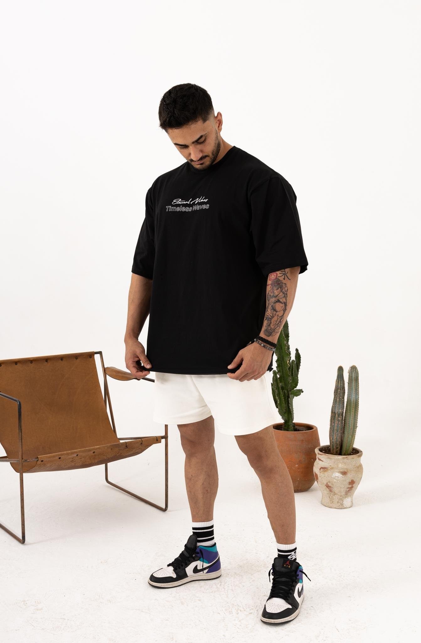 Timeless Waves Siyah Oversize T-Shirt – Erkek Sokak Modası %100 Pamuk