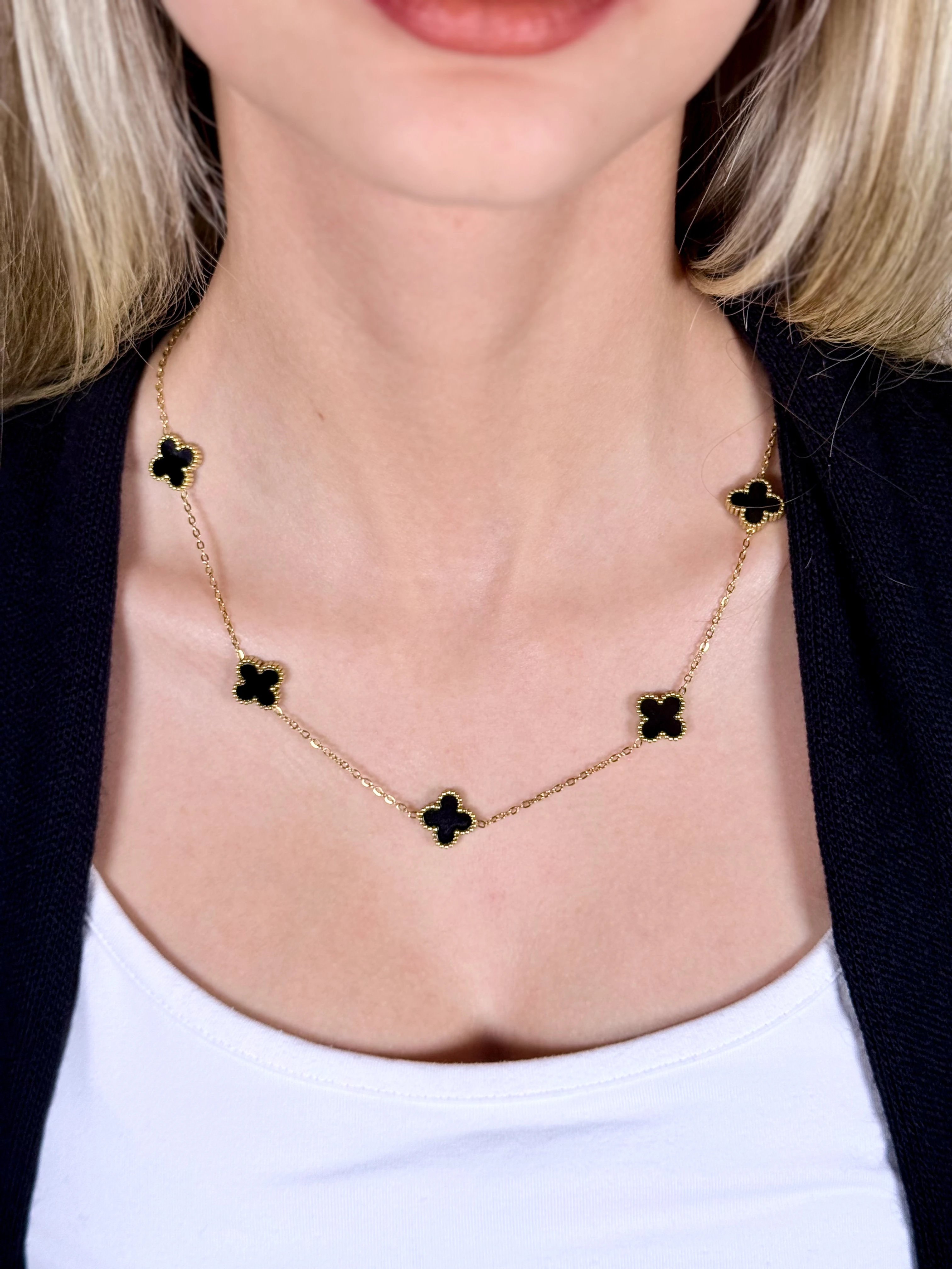 Siyah Yonca Gold Çelik Kolye