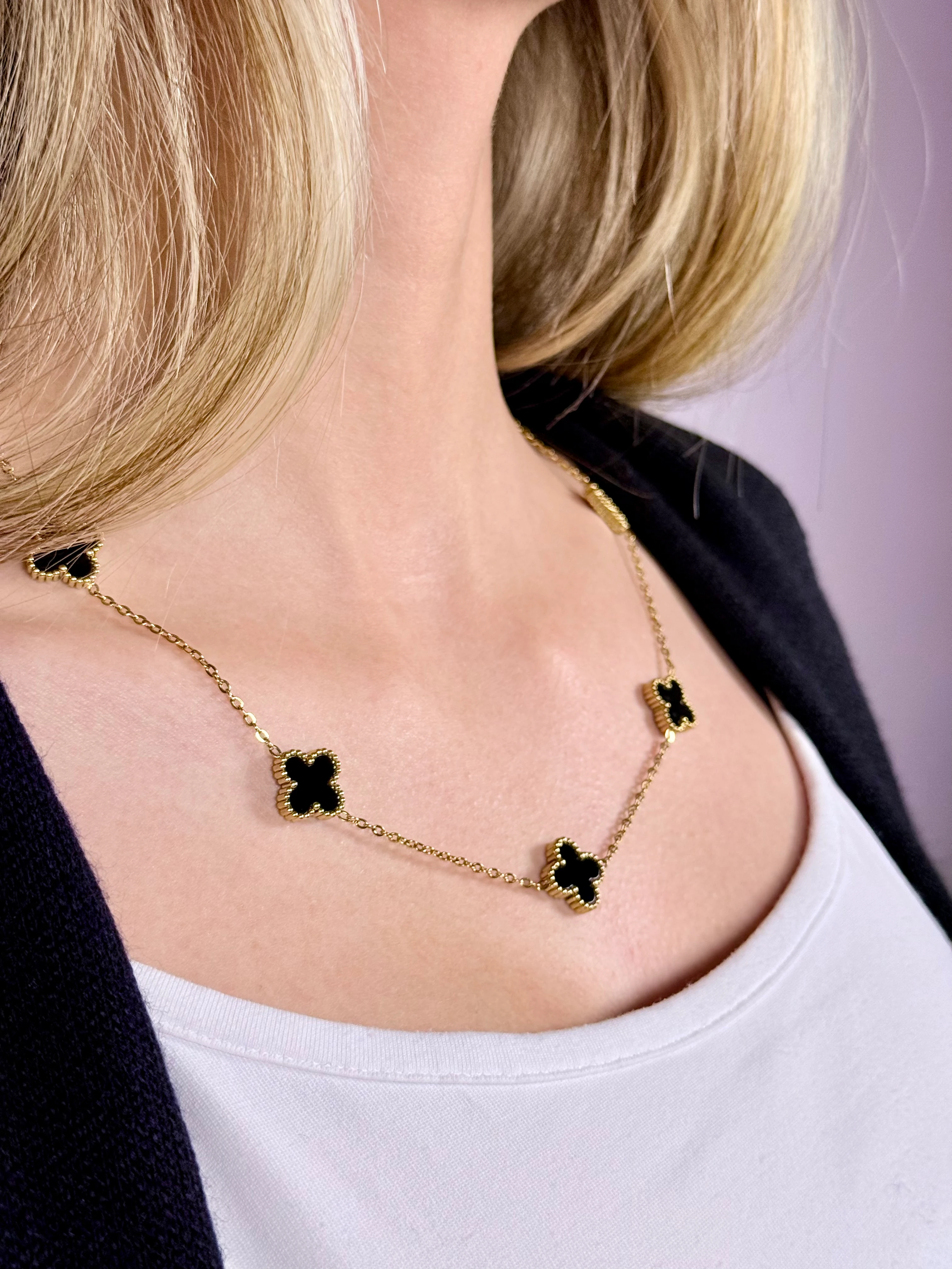 Siyah Yonca Gold Çelik Kolye