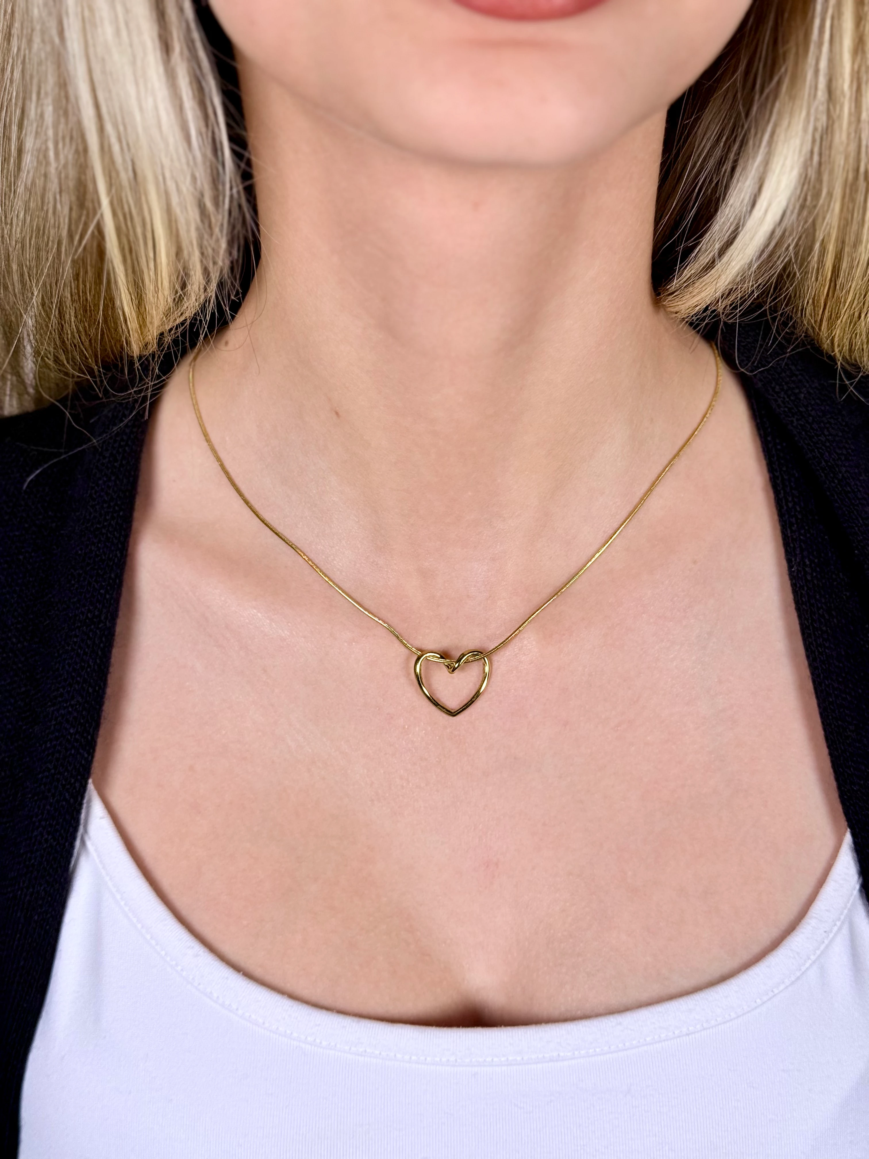 Kalp Figürlü Gold Çelik Kolye