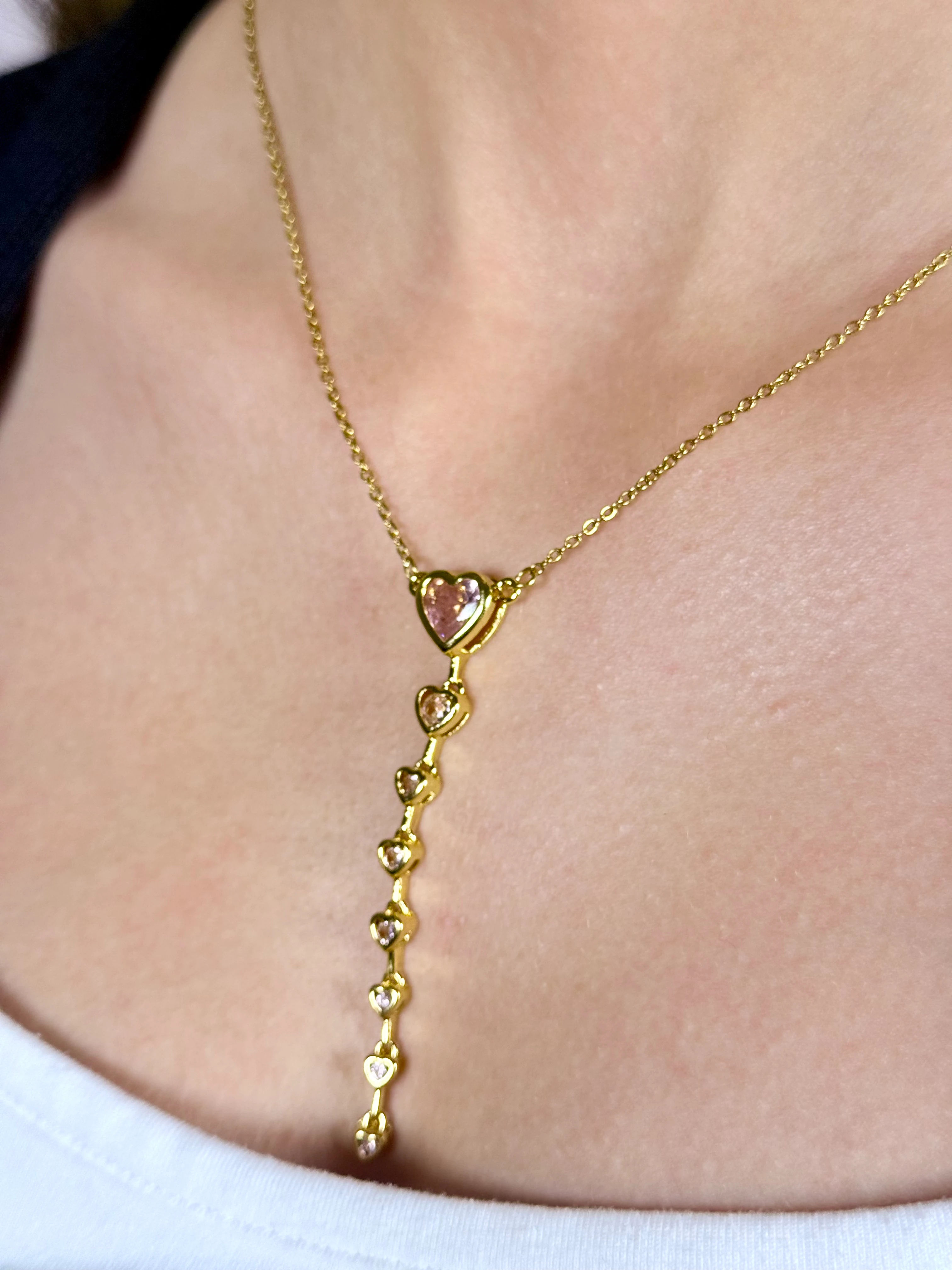 Kalp Figürlü Y Model Gold Çelik Kolye