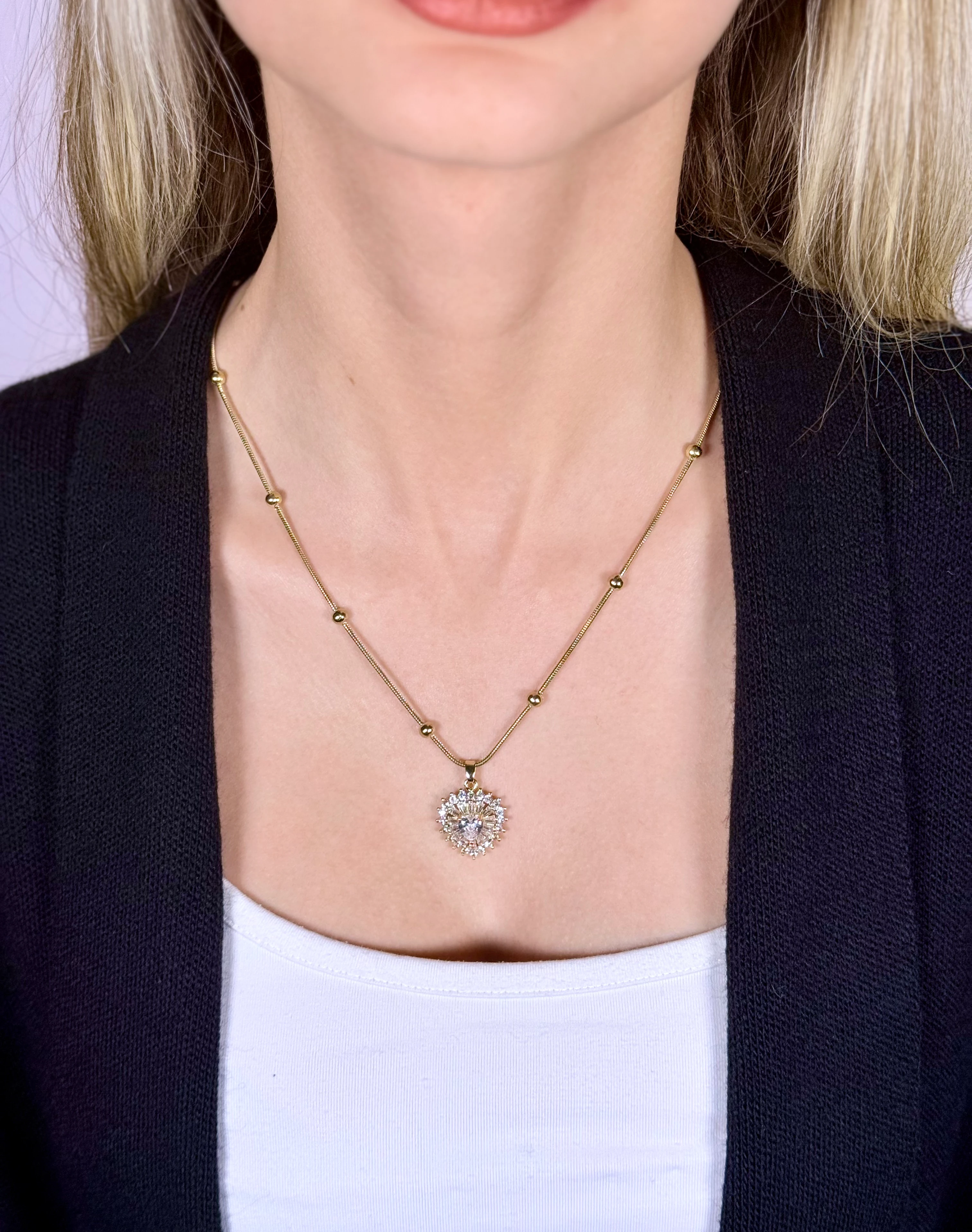 Taşlı Kalp Figürlü Gold Çelik Kolye