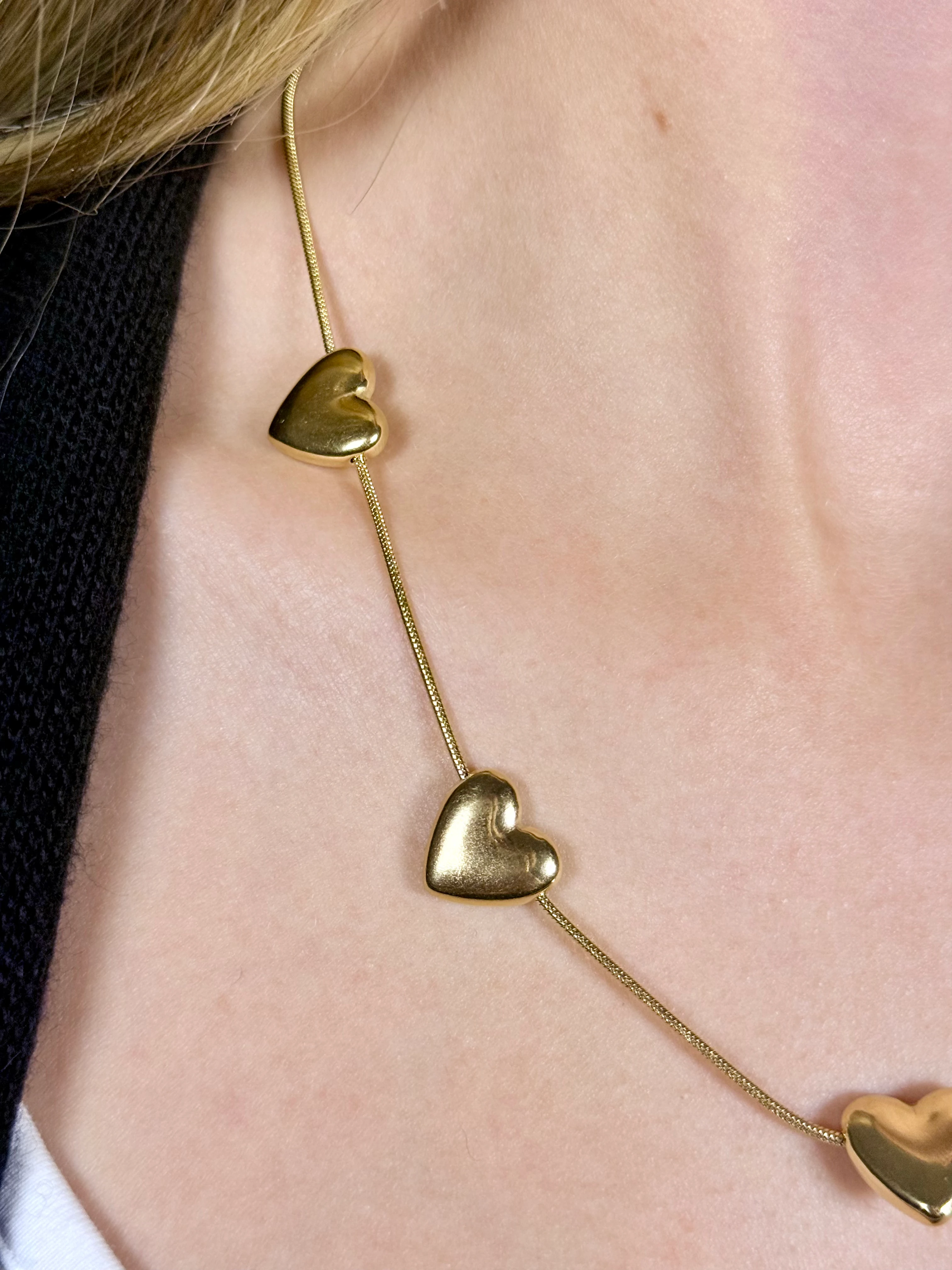 Kalp Detaylı Gold Çelik Kolye