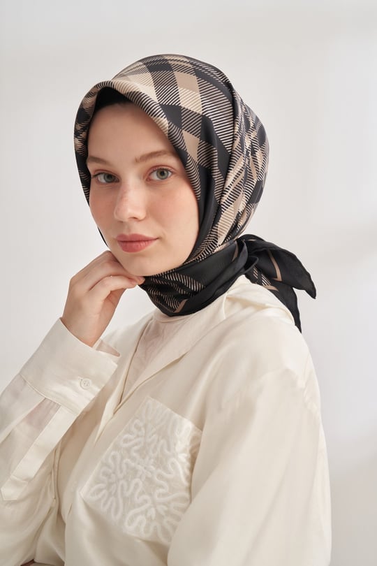 Armanda Twill İpek Eşarp