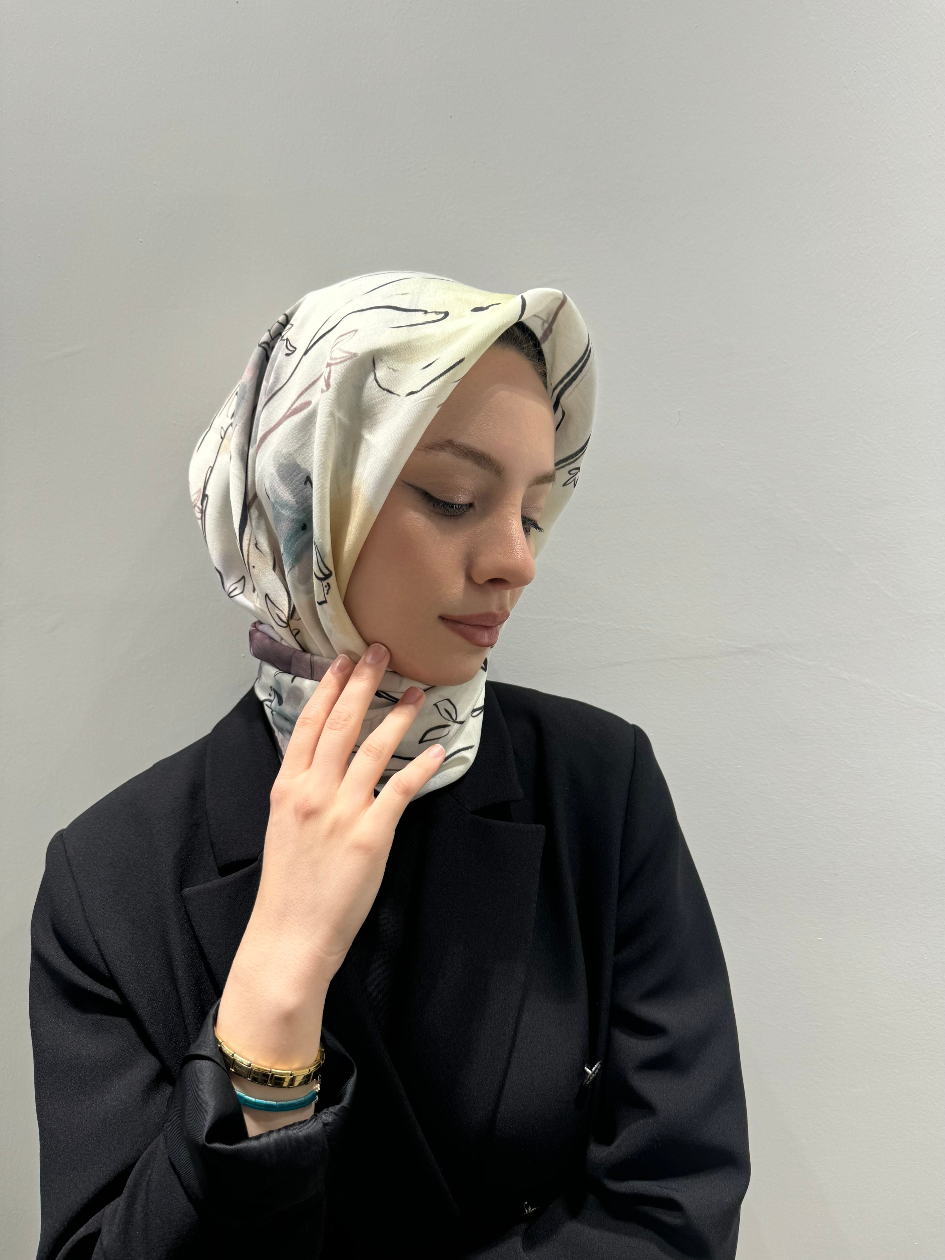 All Day Comfort Serisi  Yaprak Desenli Eşarp