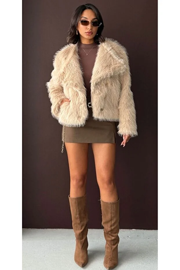 Düğme Detaylı Uzun Kollu Suni Kürk Ceket