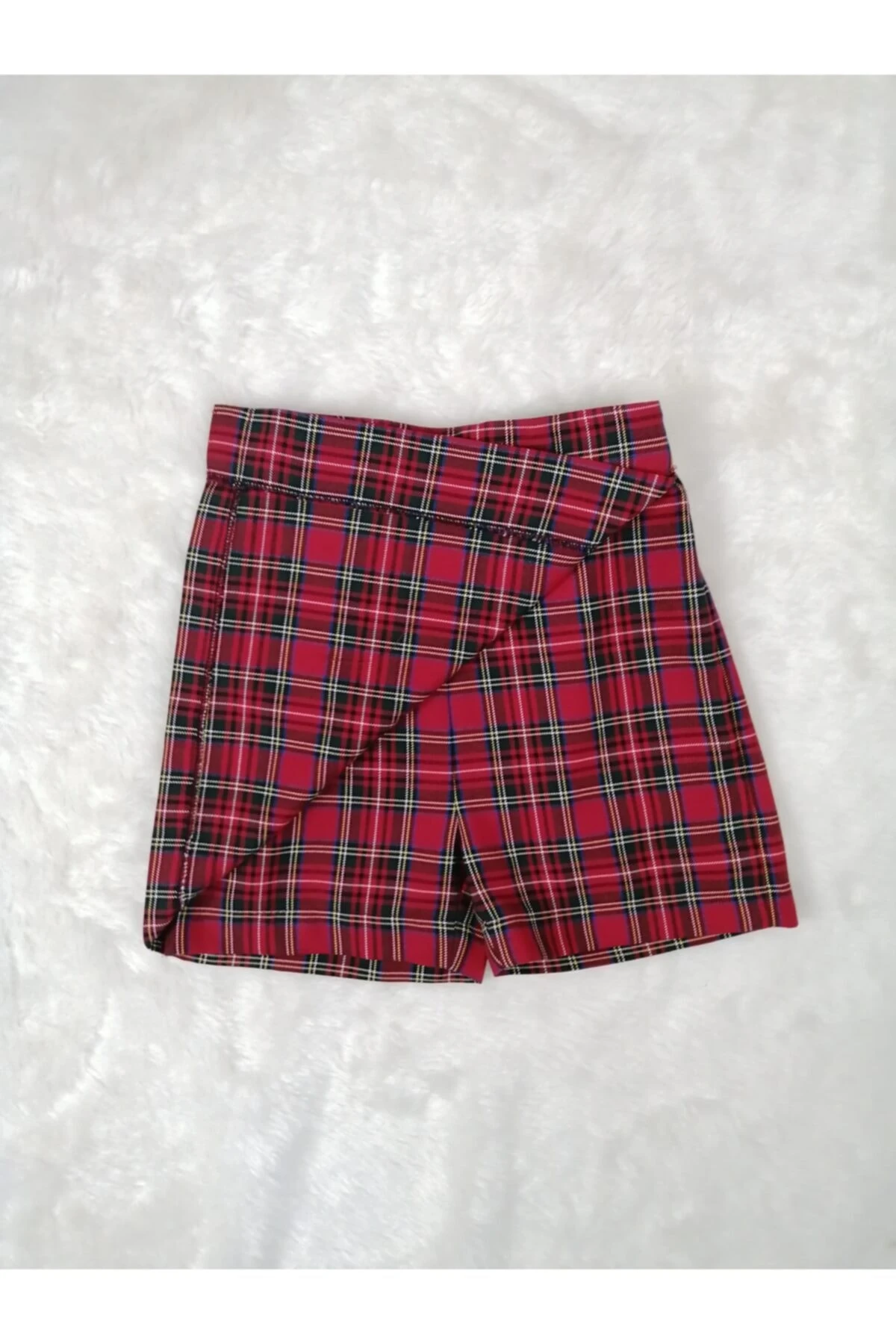 Kız Bebek Kırmızı Ekoseli Mini Şort Etek  Şapka  Tişört Takımı