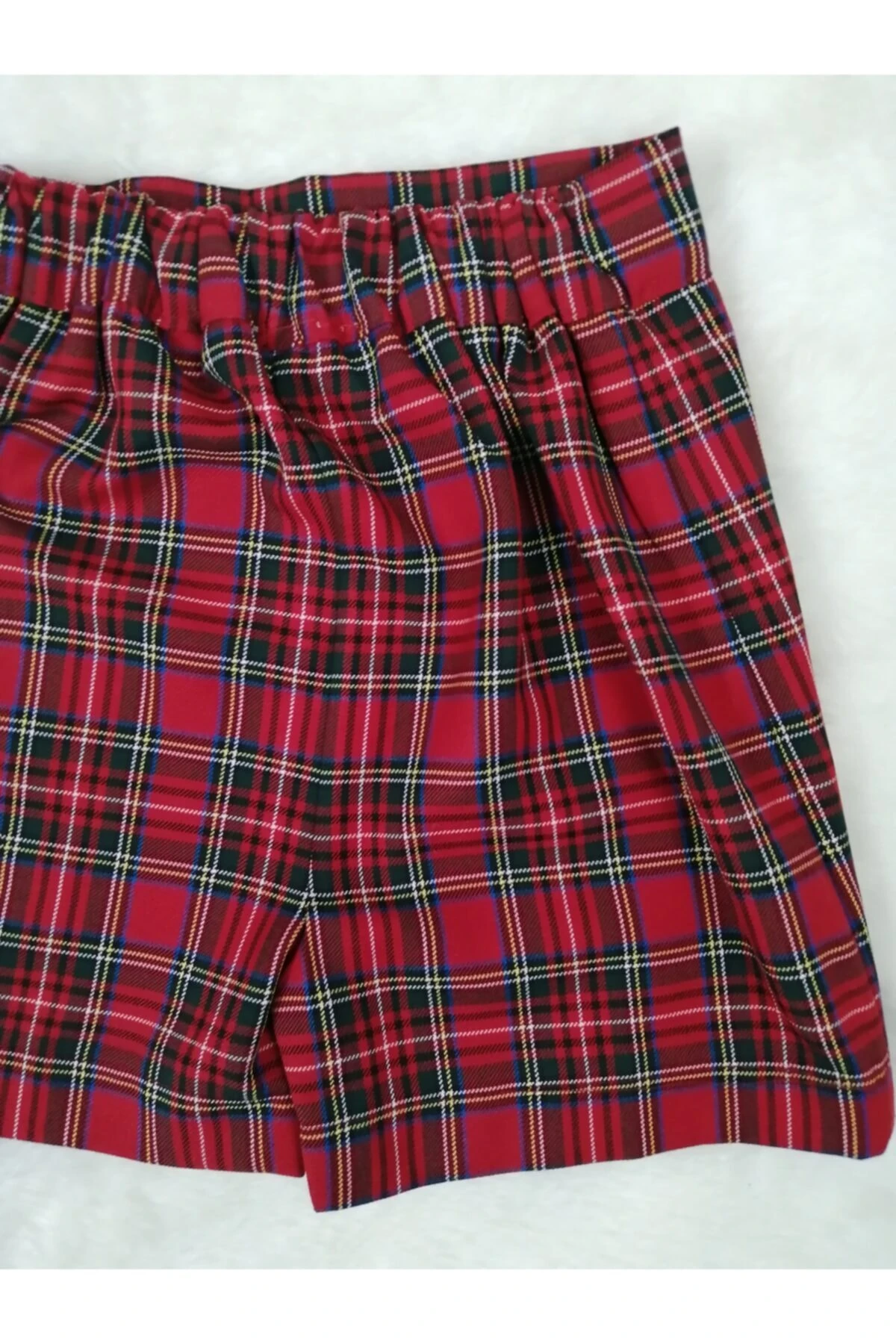 Kız Bebek Kırmızı Ekoseli Mini Şort Etek  Şapka  Tişört Takımı