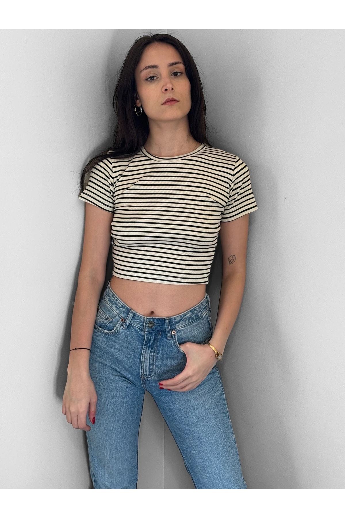 Kadın Çizgili Dokuma Bisiklet Yaka Crop Tişört
