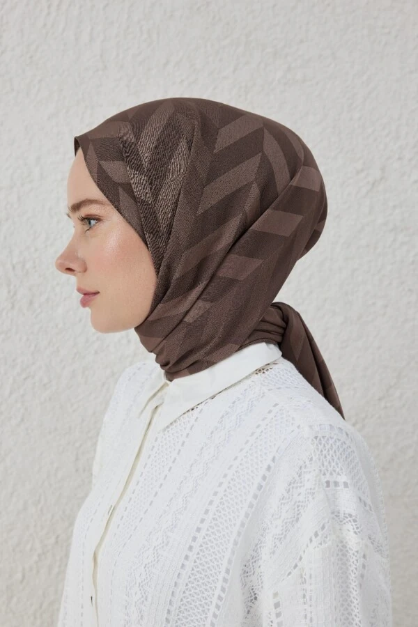 BADEMİ BALIKSIRTI DESEN JAKAR ŞAL