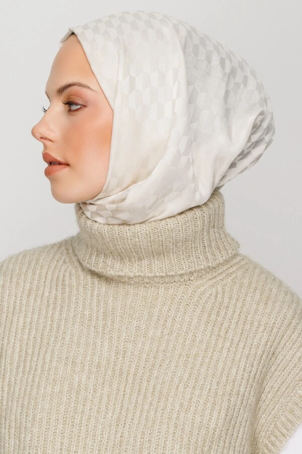 KIRIK BEYAZ QOZA DESEN İPEKSİ JAKAR  ŞAL