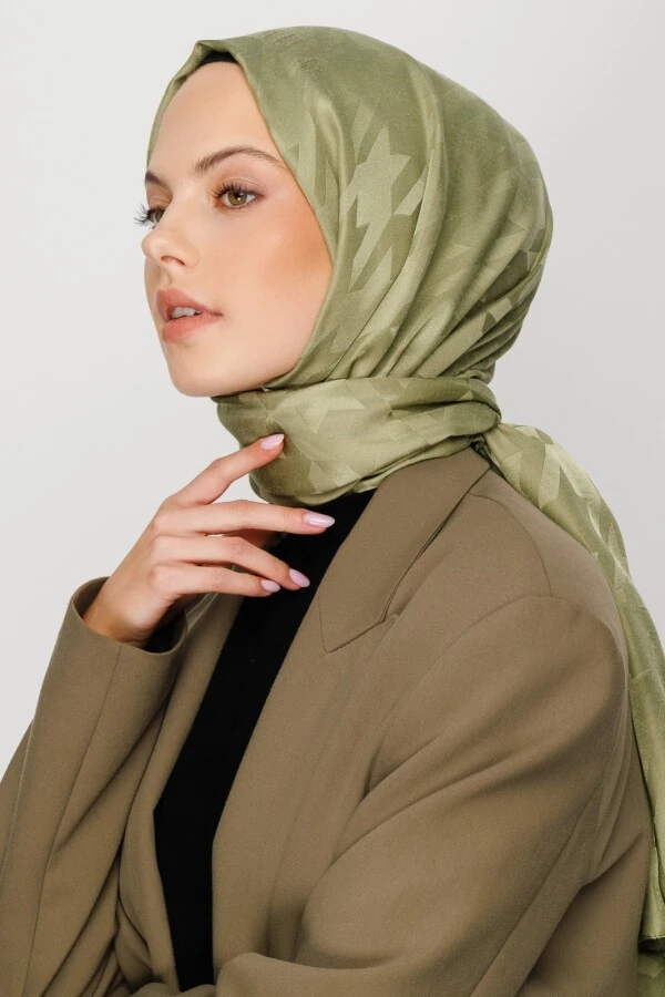 ÇÖL YEŞİLİ KAZAYAĞI DESEN İPEKSİ JAKAR ŞAL
