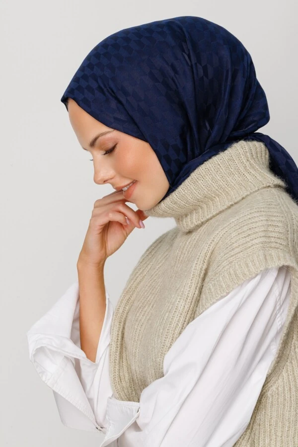 LACİVERT QOZA DESEN İPEKSİ JAKAR ŞAL