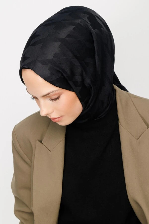 SİYAH KAZAYAĞI DESEN İPEKSİ JAKAR ŞAL