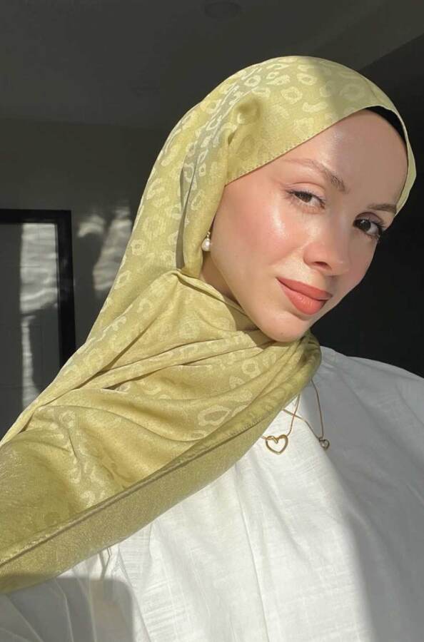 Hilal'in Tercihi Leopar Desen Şal/ Tereyağı Sarısı