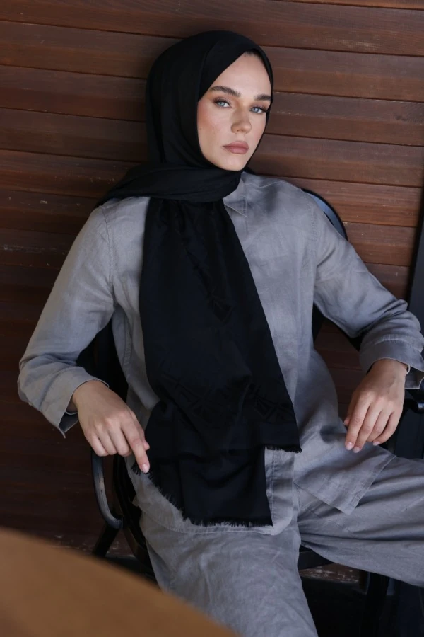 Siyah Logo Desen Şal