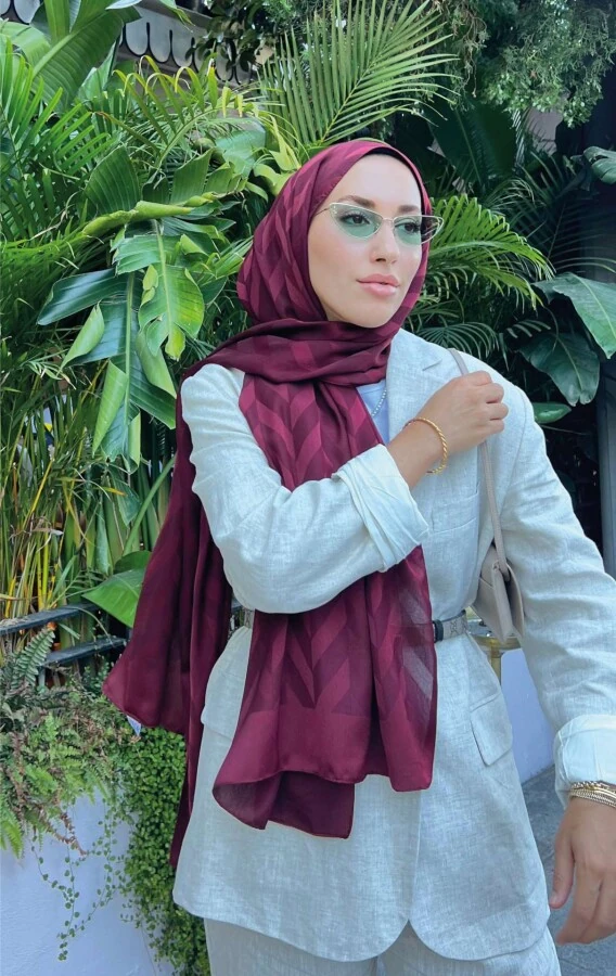 Şeyma Coşkun'un Tercihi KIZILCIK BALIKSIRTI DESEN JAKAR ŞAL