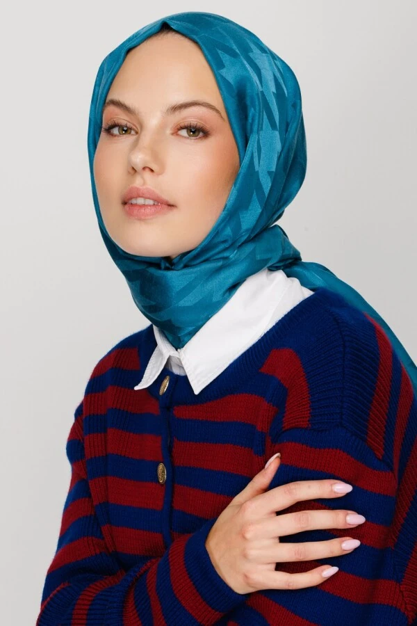 PETROL MAVİ KAZAYAĞI DESEN İPEKSİ JAKAR  ŞAL