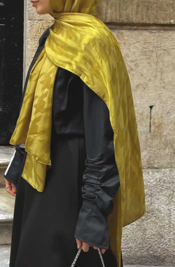 Şevval'in Tercihi ZEYTİN YEŞİLİ KAZAYAĞI DESEN İPEKSİ JAKAR ŞAL