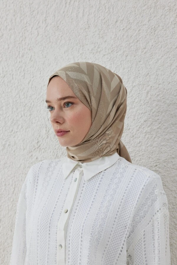 KUM BEJİ BALIKSIRTI DESEN JAKAR ŞAL