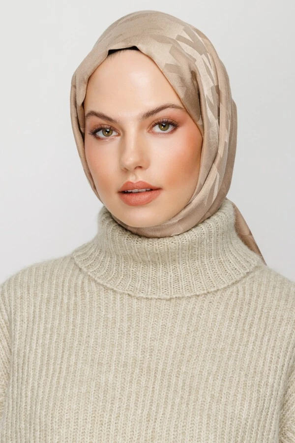 KUM BEJİ KAZAYAĞI DESEN İPEKSİ JAKAR ŞAL