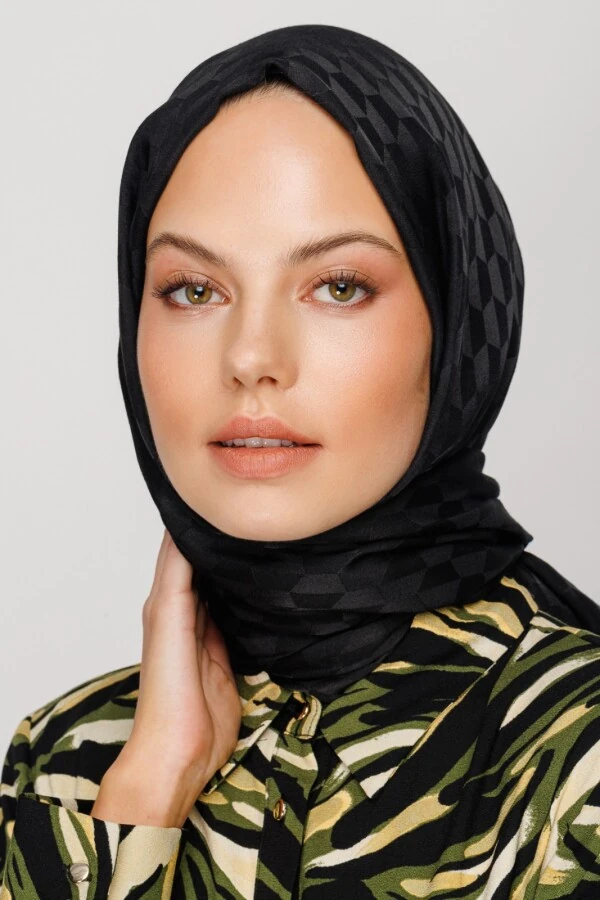 SİYAH QOZA DESEN İPEKSİ JAKAR ŞAL