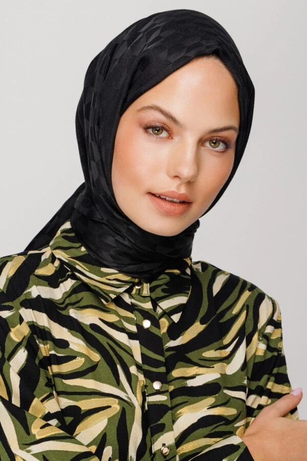 SİYAH QOZA DESEN İPEKSİ JAKAR ŞAL