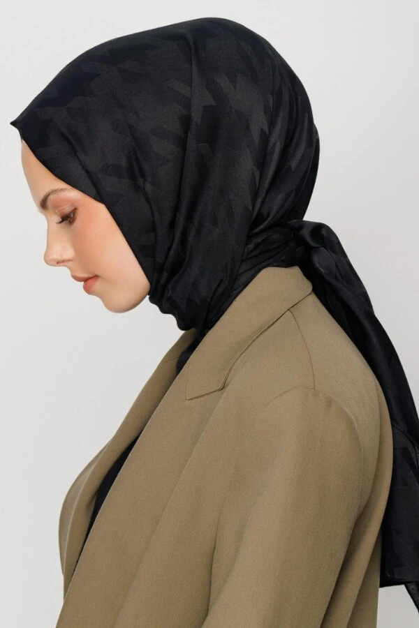 SİYAH KAZAYAĞI DESEN İPEKSİ JAKAR ŞAL