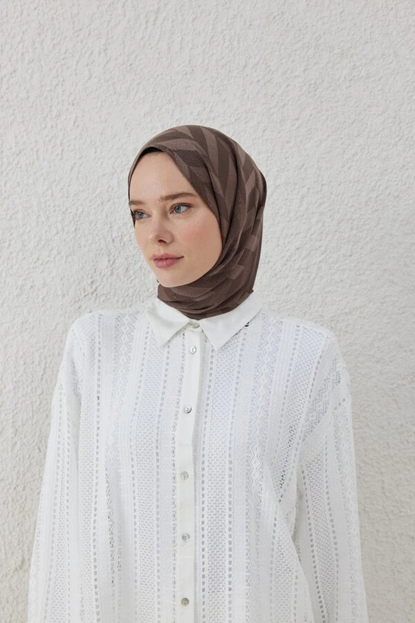 BADEMİ BALIKSIRTI DESEN JAKAR ŞAL