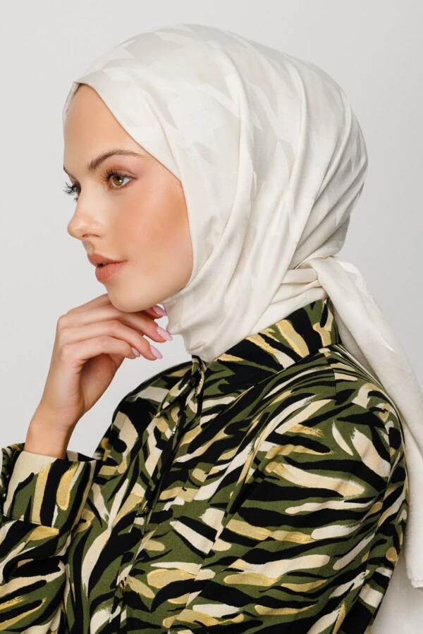 KIRIK BEYAZ KAZAYAĞI DESEN İPEKSİ JAKAR  ŞAL