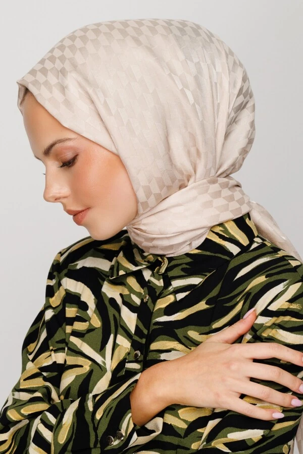 VANİLYA QOZA DESEN İPEKSİ JAKAR ŞAL