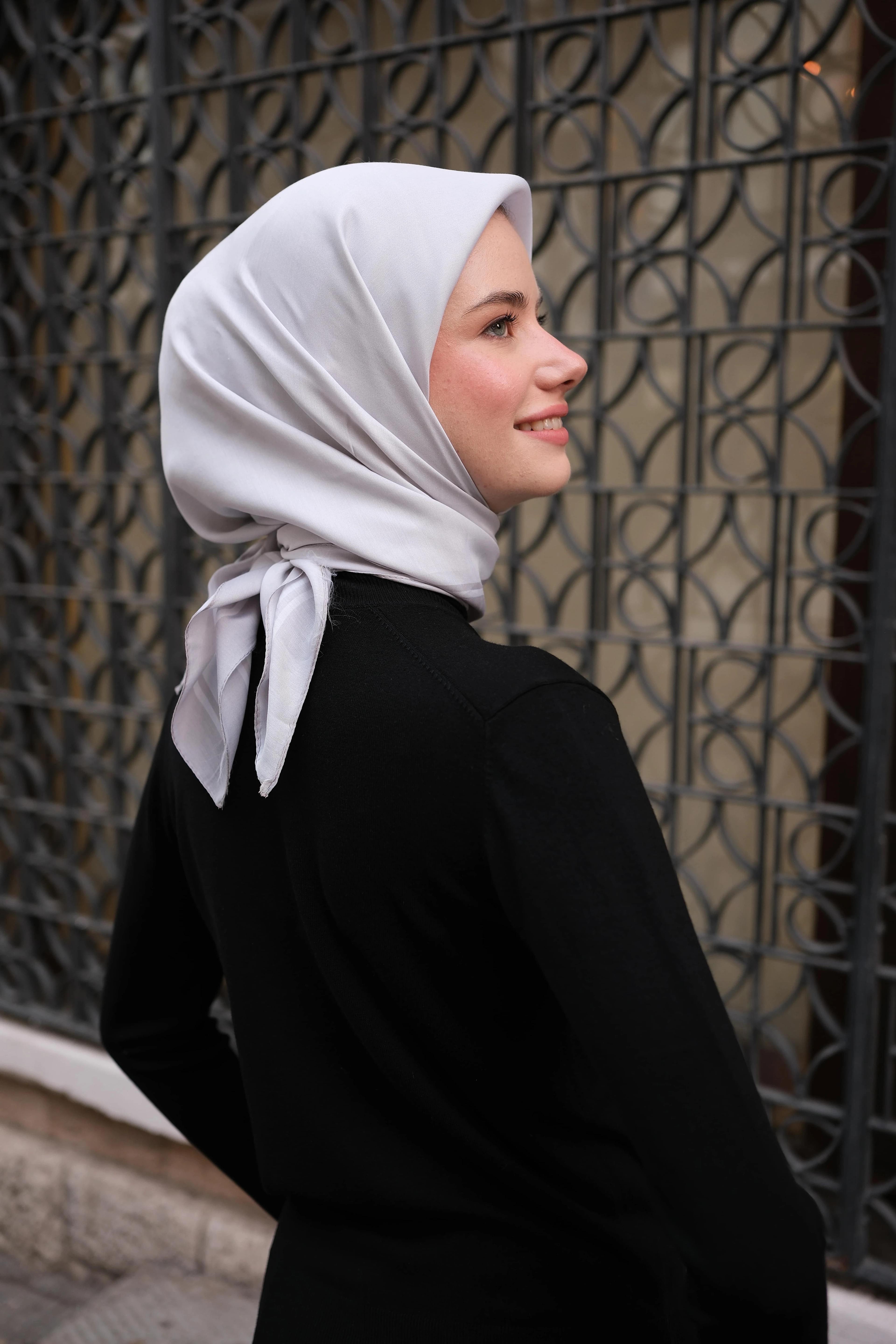 GÜMÜŞ GRİ FLOŞ VİSKON DESEN EŞARP