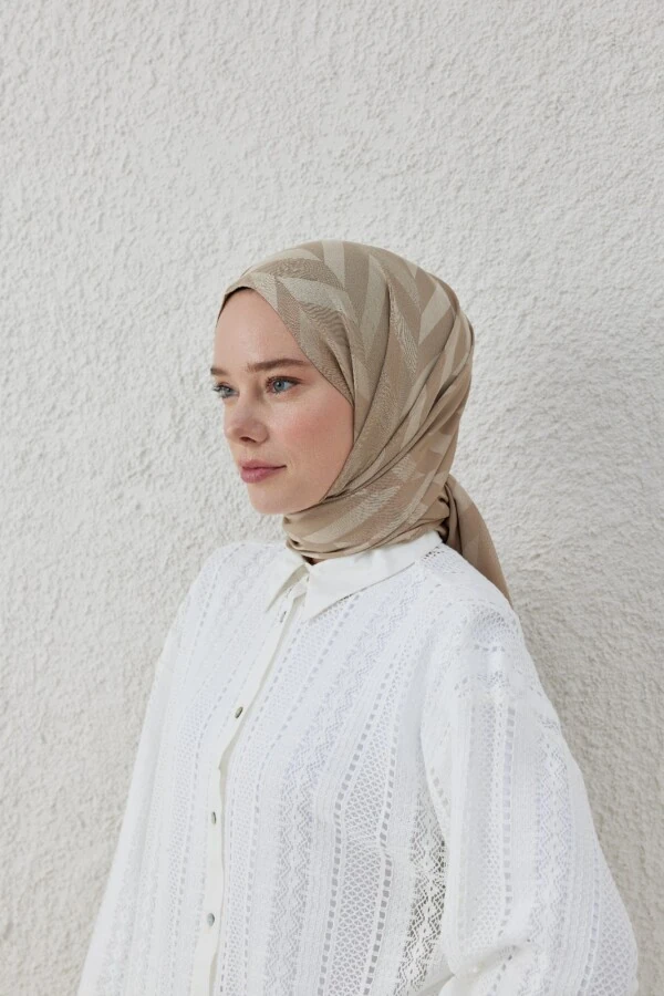 KUM BEJİ BALIKSIRTI DESEN JAKAR ŞAL