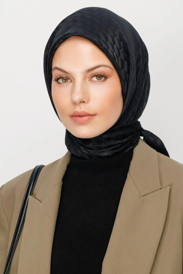 SİYAH QOZA DESEN İPEKSİ JAKAR EŞARP