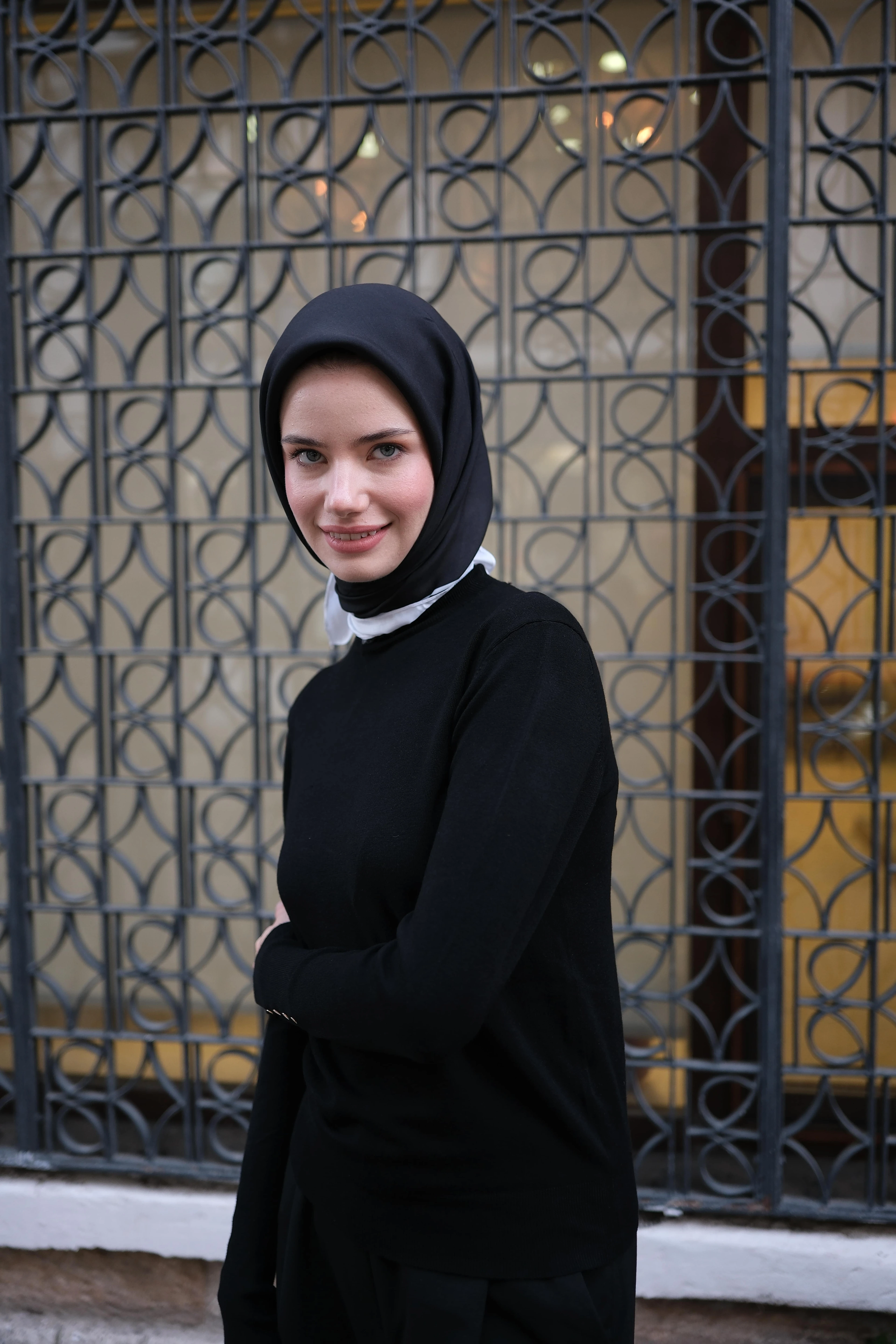 SİYAH FLOŞ VİSKON EŞARP