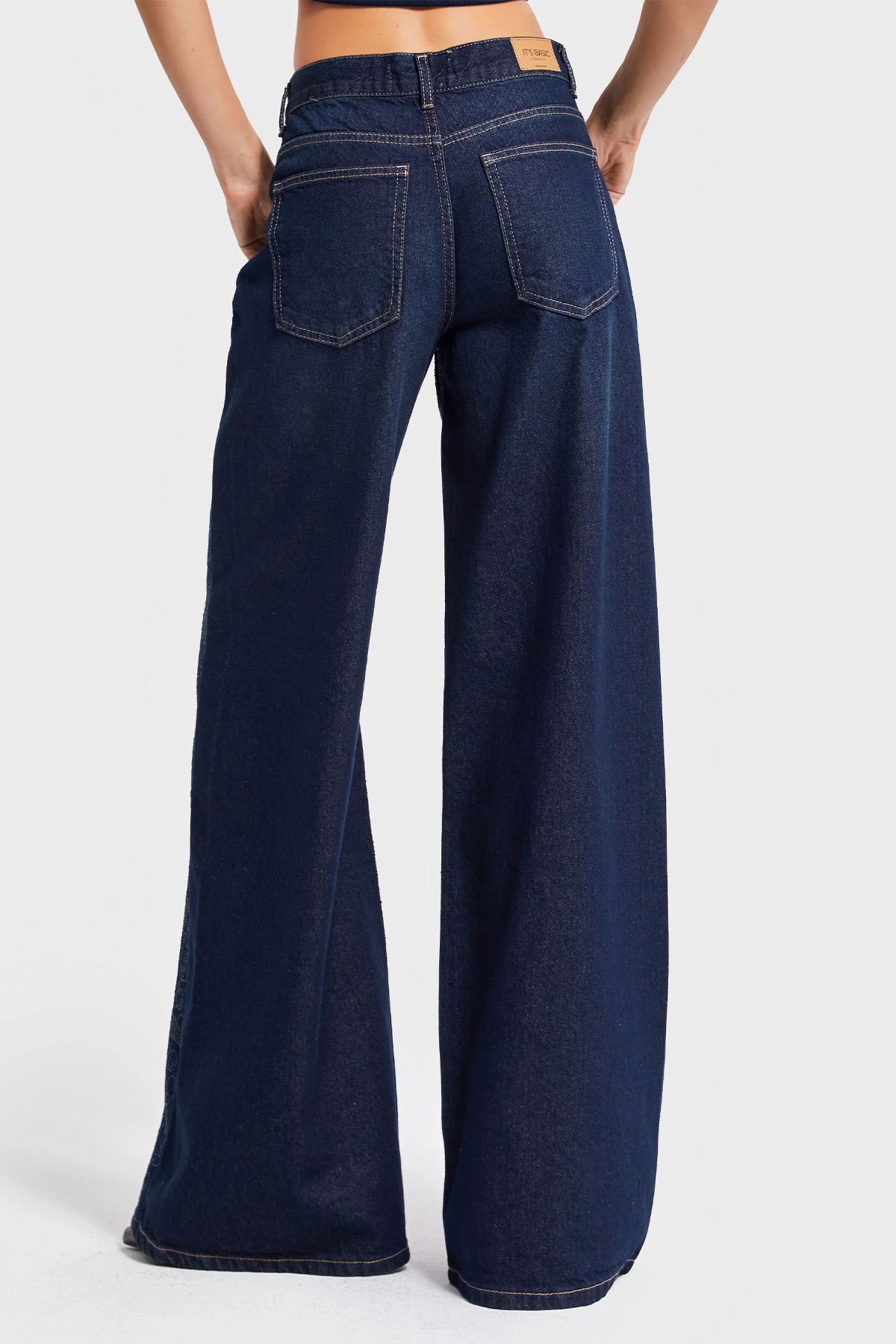 Parlak Taş Gül Detaylı Özel Tasarım Denim Jean