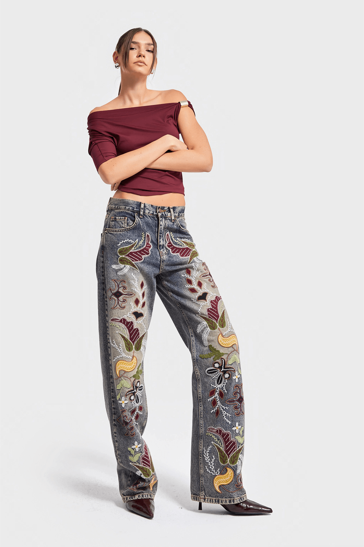 Egzotik Çiçek Nakışlı Özel Tasarım Denim Jean