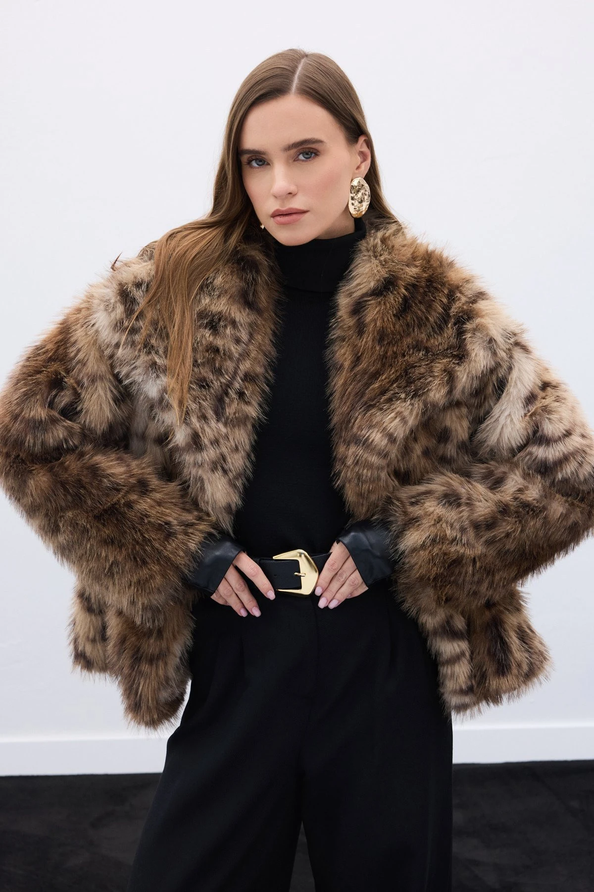 Geniş Yaka Leopar Desenli Kadın Kürk