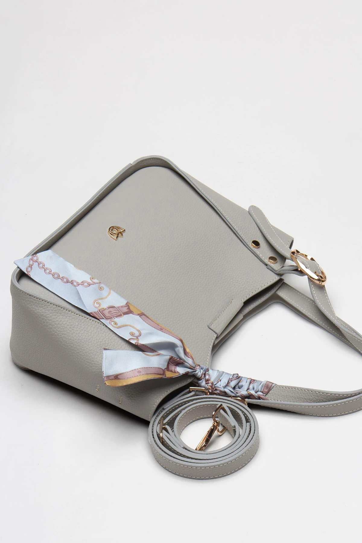 Yavru Çantalı Modern Tasarım Arwen Kadın Omuz Çantası - Gri