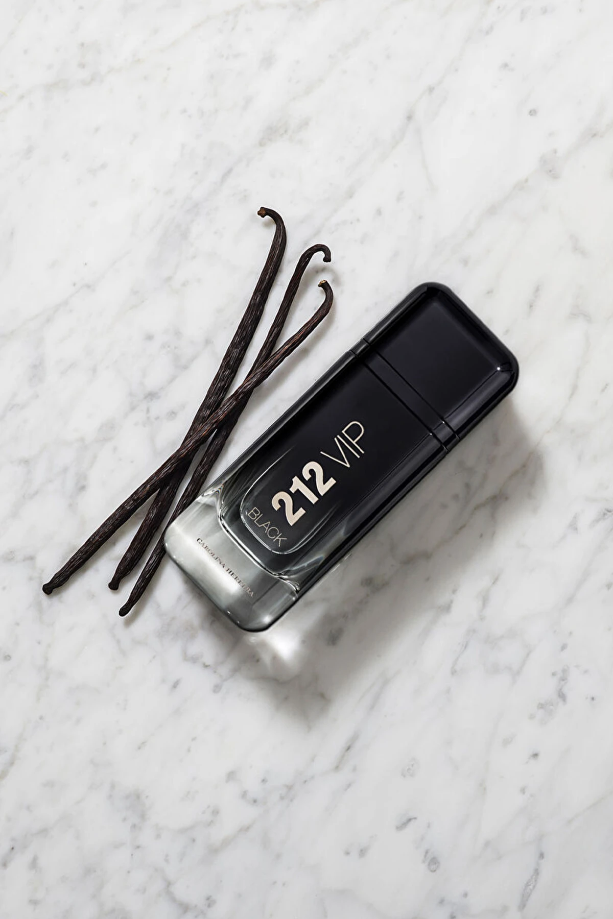 Carolina Herrera 212 Vip Black EDP Erkek Parfüm