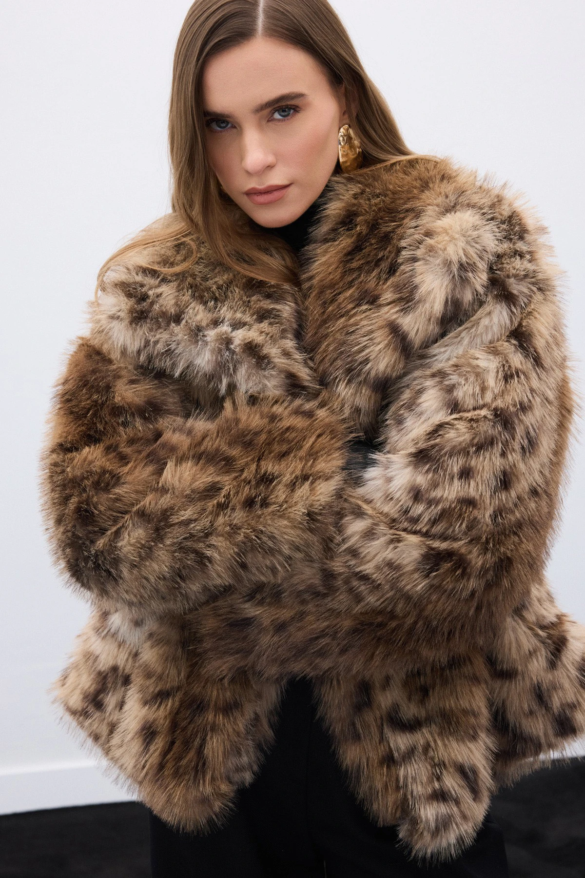 Geniş Yaka Leopar Desenli Kadın Kürk