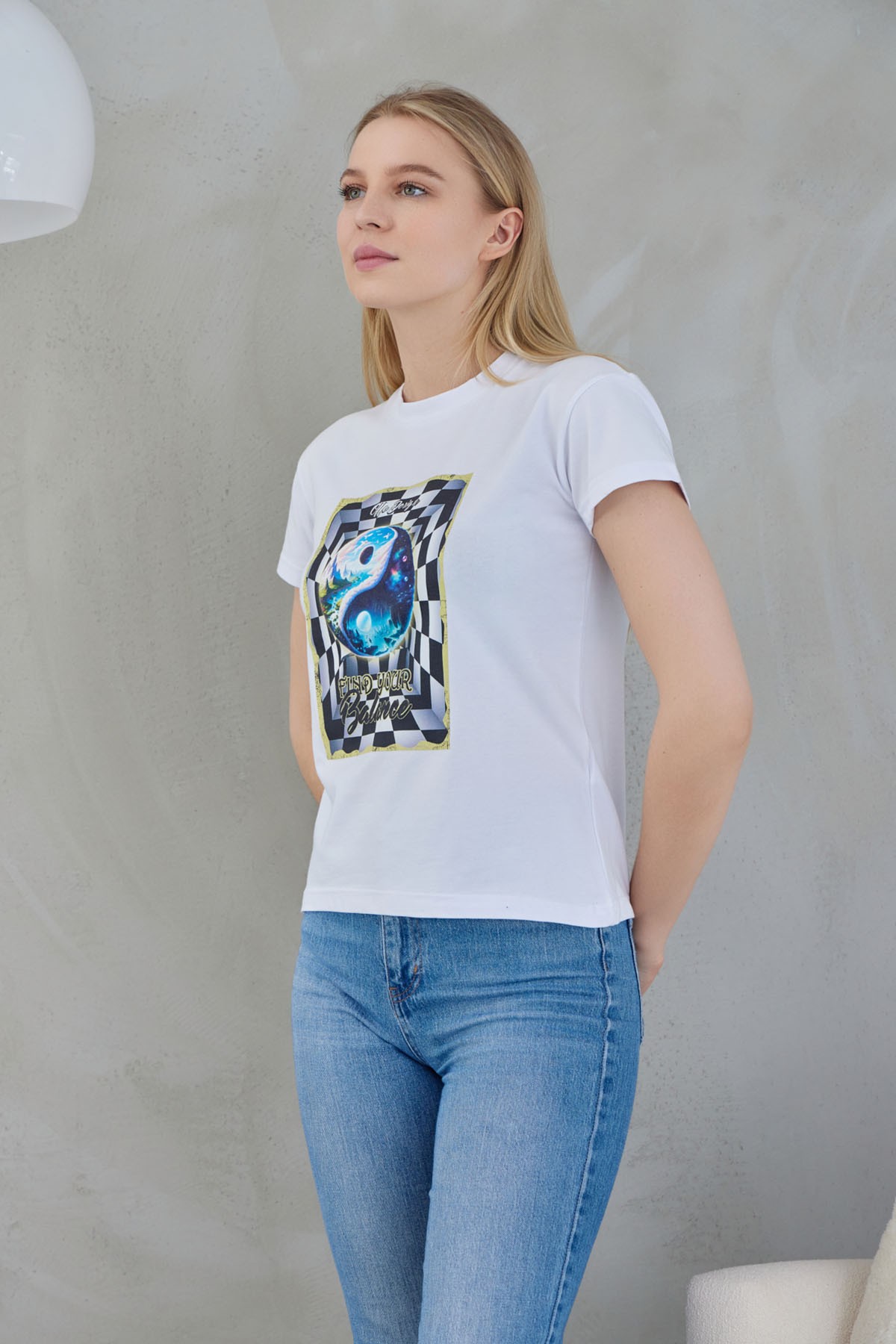 Kadın T-Shirt Yin Yang Find Your Balance Baskılı - Beyaz