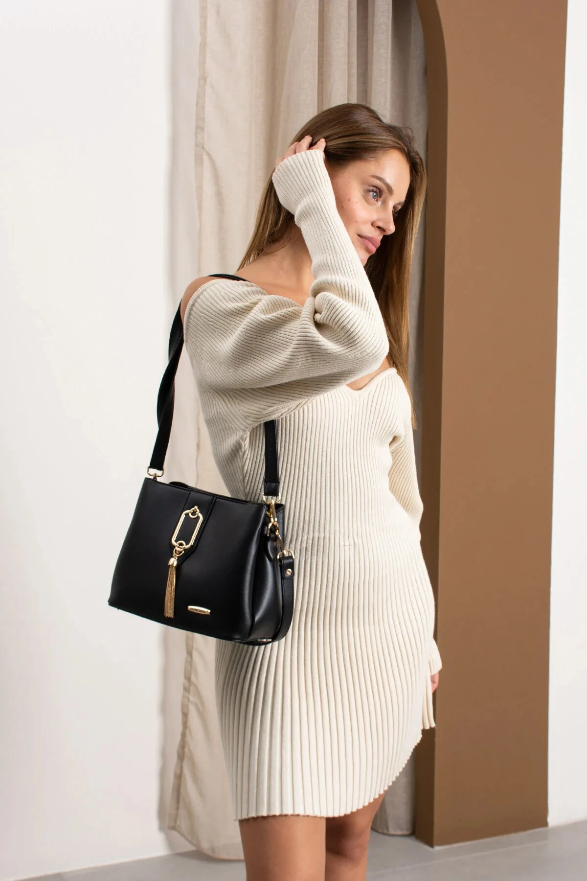 Gold Detaylı 3 Bölmeli Omuz ve Çapraz Kadın Çanta - Siyah Mat