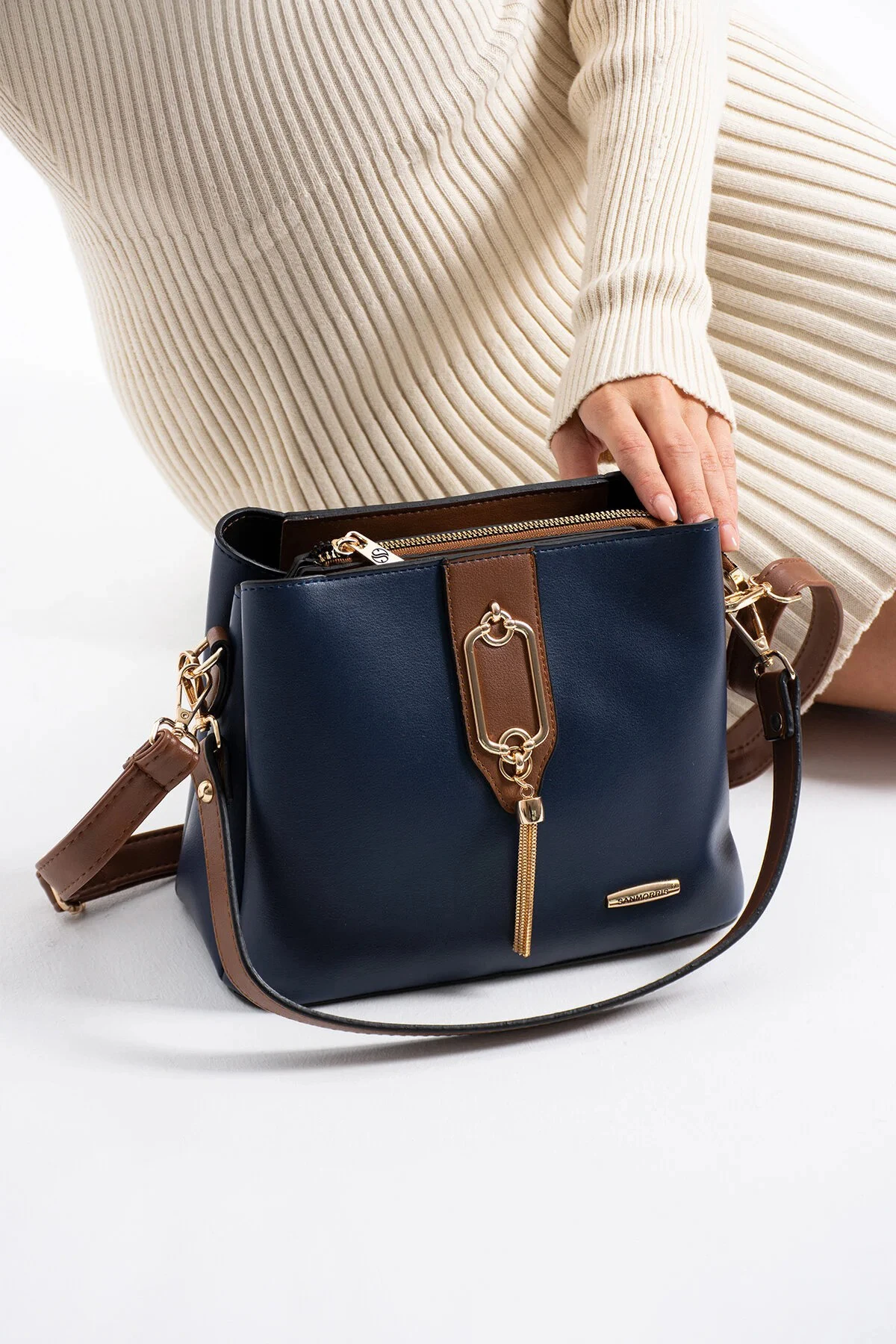 Gold Detaylı 3 Bölmeli Omuz ve Çapraz Kadın Çanta - Lacivert