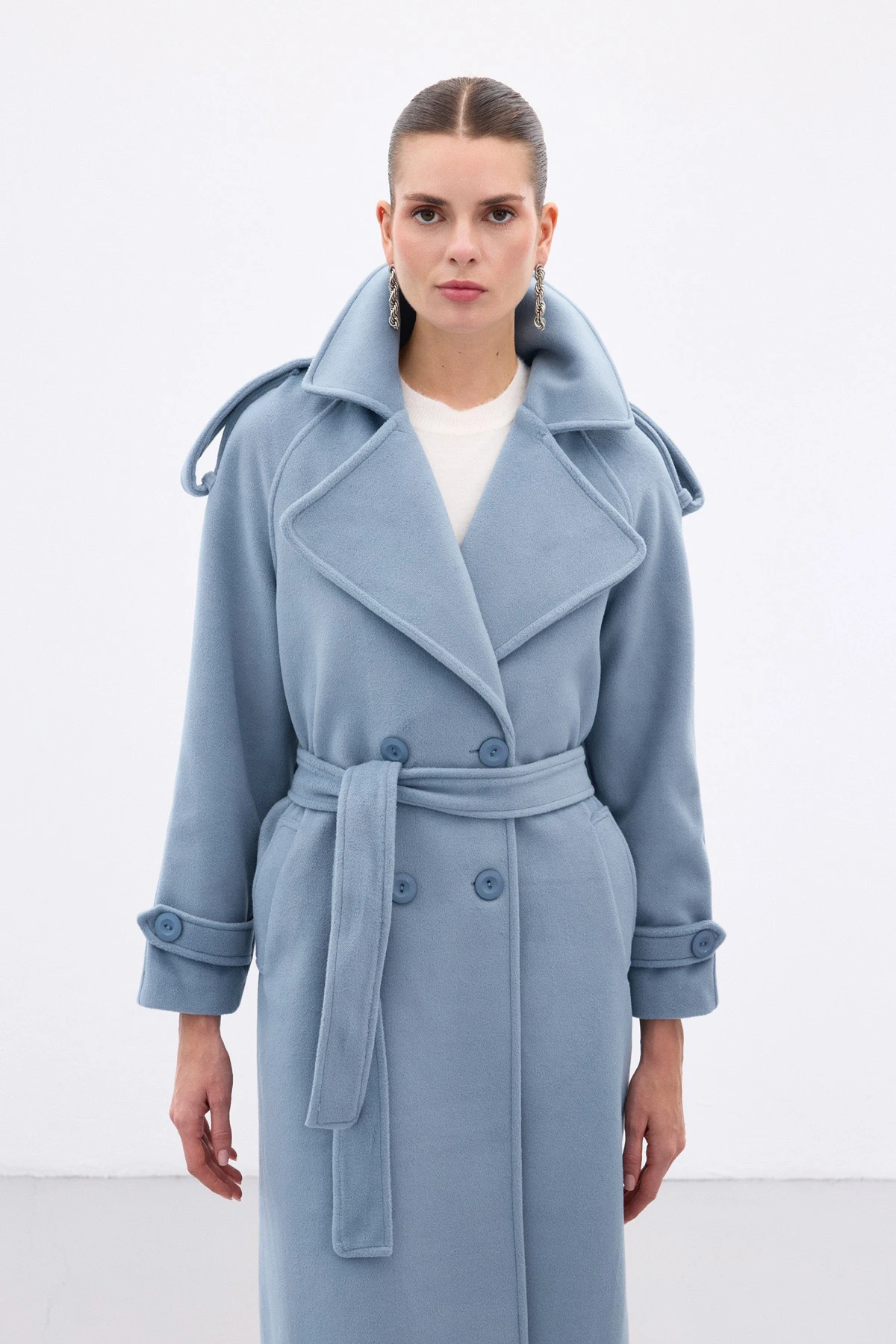 Apolet Detaylı Geniş Yaka Uzun Kadın Kaban - Синий